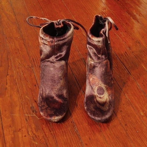 A New Day Floral Velvet Brown Boots Sz 6 - Picture 2 of 8